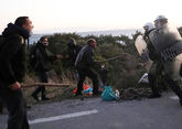 Clash break out on Greek islands