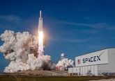 SpaceX launches 60 internet-beaming satellites to orbit