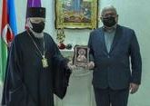 Azerbaijani serviceman hands over icon found in Hadrut to Russian Church in Baku  (VIDEO)