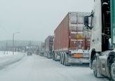 More than 3000 trucks trucks blocked near Verkhny Lars