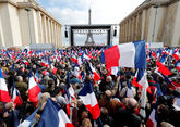Protesters against Covid-19 restrictions in France clash with police 