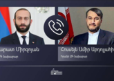 Armenian and Iranian FMs hold phone talks