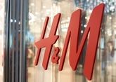 H&amp;M temporarily suspends sales in Russia