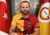 Turkey&#039;s Galatasaray sign Argentine forward and Spanish midfielder