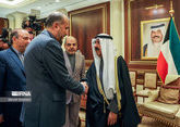 Iranian FM meets with new emir of Kuwait