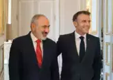 Pashinyan gets ready to meet Macron