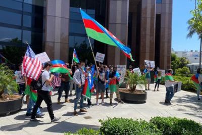 Armenian diaspora attacks Azerbaijanis in Los Angeles