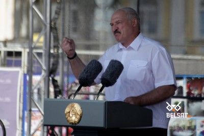 Lukashenko closes striking enterprises