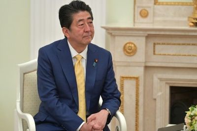 Abe hopes Japan to ink peace treaty with Russia under new PM