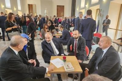 Aliyev, Erdogan and Pashinyan meet in Prague (PHOTO)