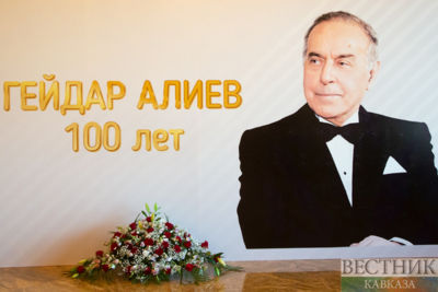 Exhibitions dedicated to 100th anniversary of Heydar Aliyev solemnly opened in Moscow
