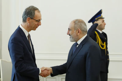 Pashinyan discuss EU mission in Armenia with European commander