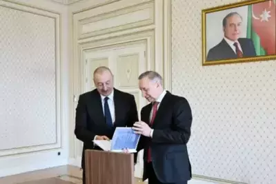 Azerbaijani President receives Saint Petersburg governor