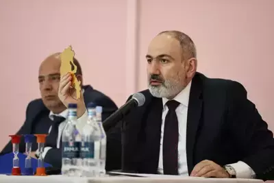 Pashinyan briefs Armenian citizens on benefits of peace with Azerbaijan