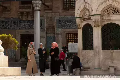 Nearly 6 mln foreign tourists visited Iran in year