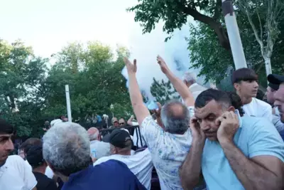 Anti-Pashinyan protesters storm Armenian parliament
