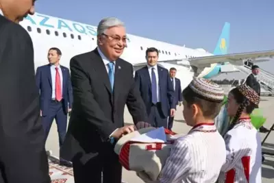 Kazakh President arrives paying official visit to Turkmenistan