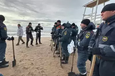 Oil spill causes state of emergency in Anapa