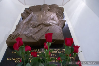 Памятник Гейдару Алиеву