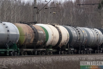 Azerbaijan sends new batch of diesel fuel and fertilizers to Armenia