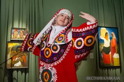 Exhibition exploring cotton in Soviet Eastern Art opens at Museum of Oriental Art